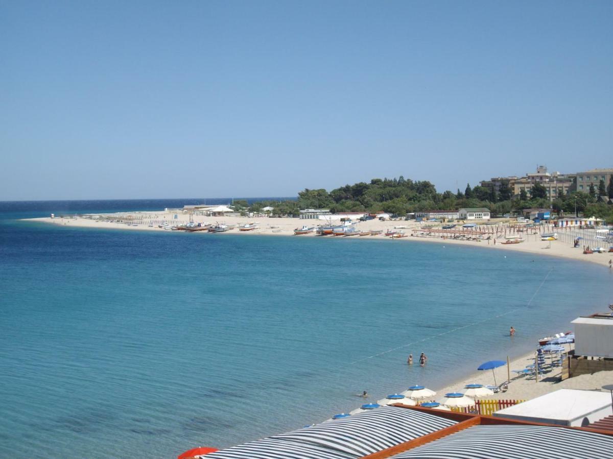 Hotel San Vincenzo ソヴェラート・マリーナ エクステリア 写真
