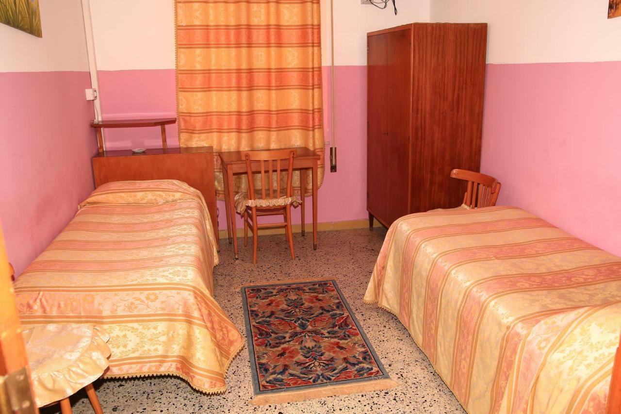 Hotel San Vincenzo ソヴェラート・マリーナ エクステリア 写真